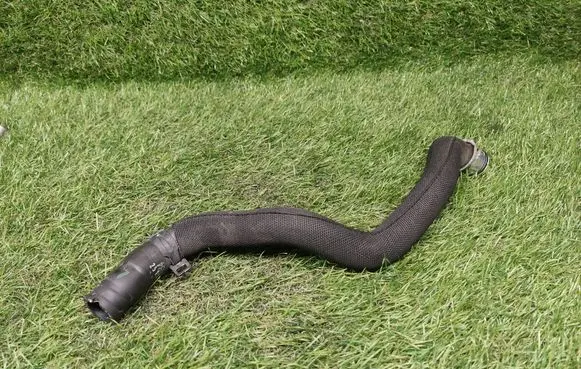 Mercedes-Benz E W212 Engine coolant pipe/hose A2125015782