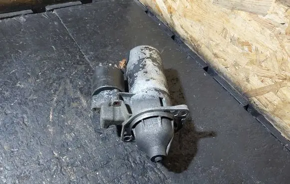 BMW 5 E34 Starter motor 0001108064