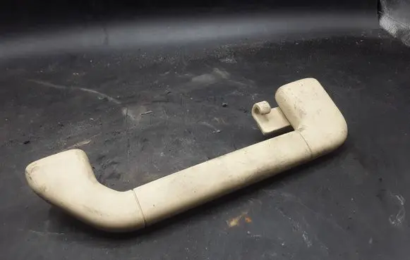 Volkswagen Touareg I Front interior roof grab handle 3D5857607