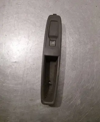 Renault Zoe Electric window control switch 829505138R