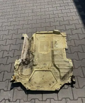 Mercedes-Benz CLS C218 X218 Engine splash shield/under tray A2125202723