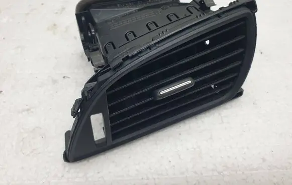 Audi A6 C7 Dashboard side air vent grill/cover trim 4G1820902