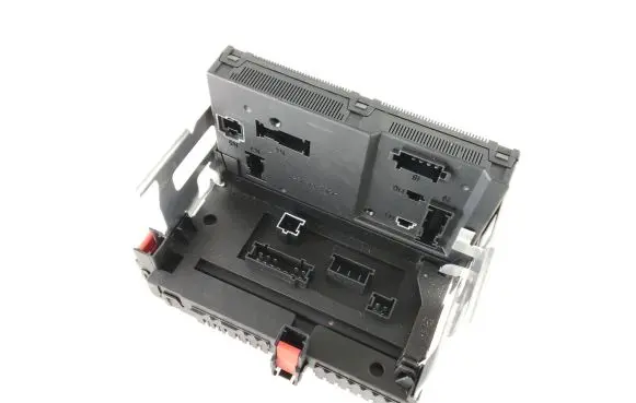Mercedes-Benz S W221 Fuse module A2215450801 A2215402550