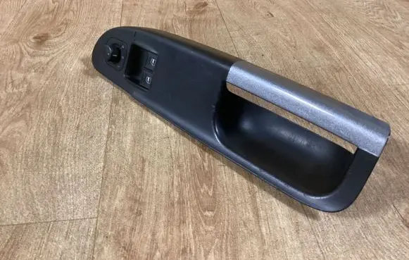 Volkswagen PASSAT B6 Electric window control switch 3C1867171