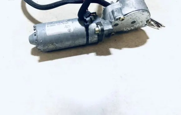 Mercedes-Benz S W220 Seat adjustment motor 1136701 1-1367-01