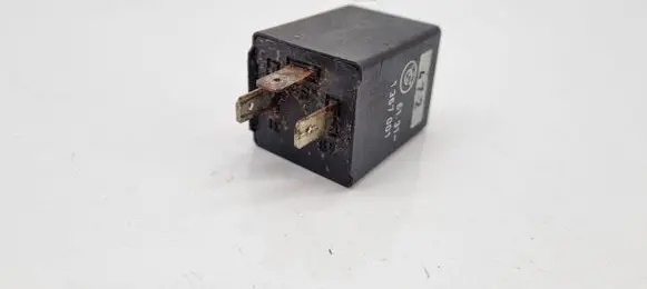 BMW 5 E28 Other relay 1367001 61311367001