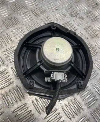 Honda CR-V Front door speaker 4B02353