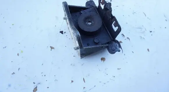 Nissan e-NV200 Driveshaft support bearing bracket 