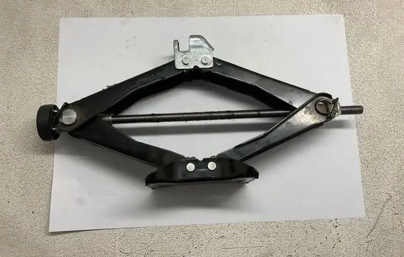 Audi A4 S4 B8 8K Lift Jack 8K0011031G