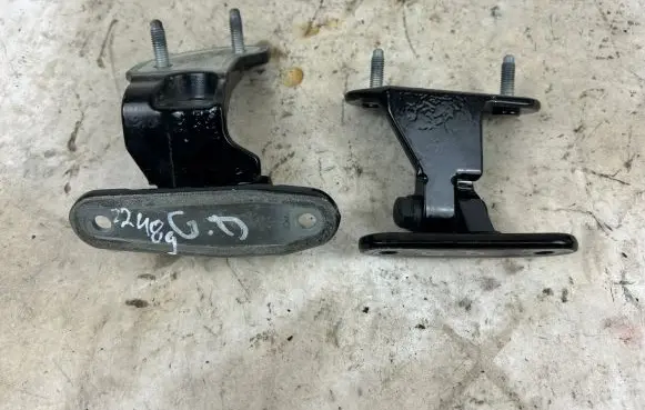 Mercedes-Benz GLE W167 Rear door hinge set A000018561 48521