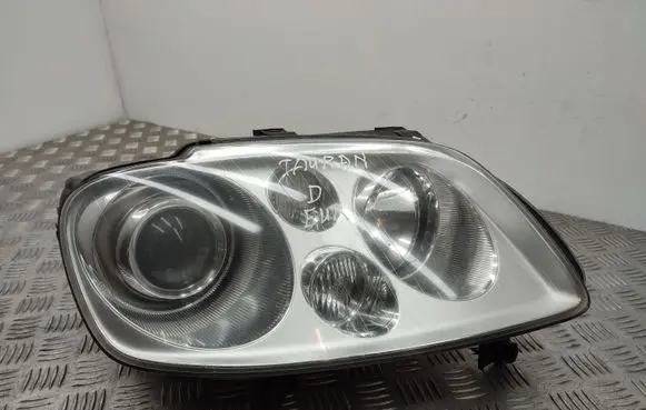 Volkswagen Touran I Headlight/headlamp 1T0941032K