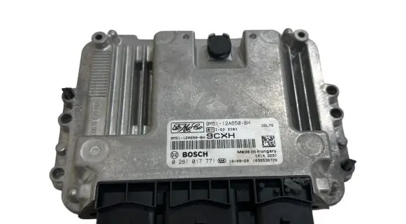 Ford Focus Engine control unit/module 9M5112A650BH 0281017771