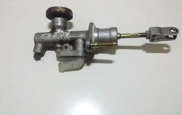 Nissan Almera N16 Clutch master cylinder