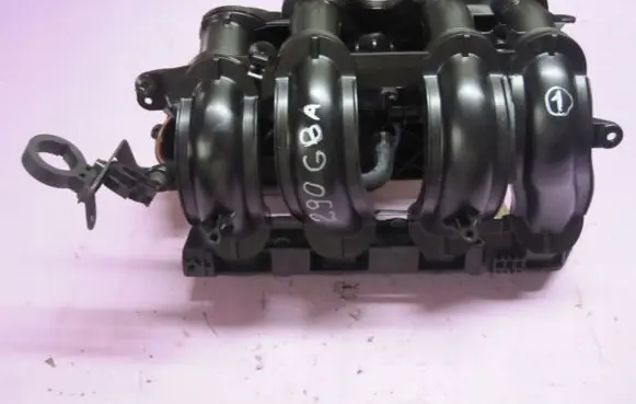 Ford Fiesta Intake manifold 8A6G9424B