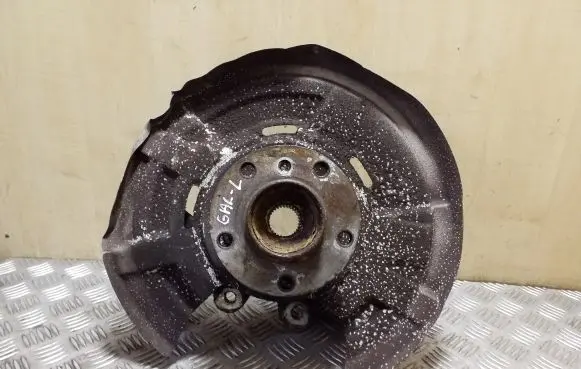 BMW 5 F10 F11 Rear wheel hub 6793769