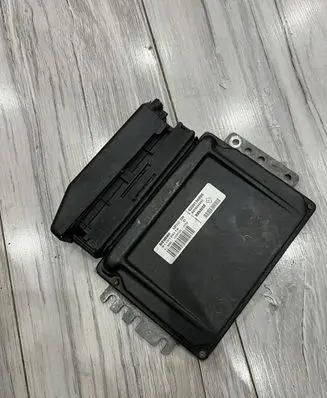 Renault Kangoo II Engine control unit/module ECU 8200136990