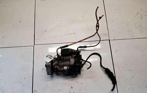 Audi 80 90 S2 B4 Fuel injection high pressure pump 