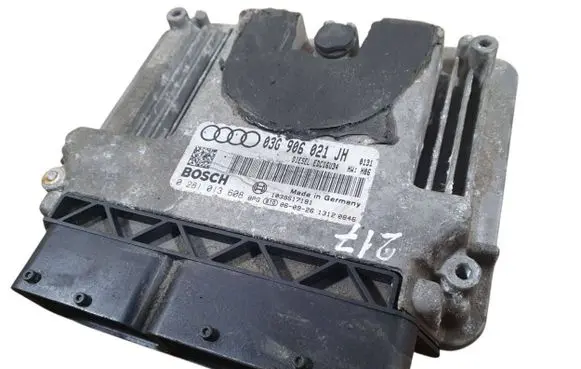 Audi A3 S3 8P Engine control unit/module 03G906021JH 1039S17181 0281013608