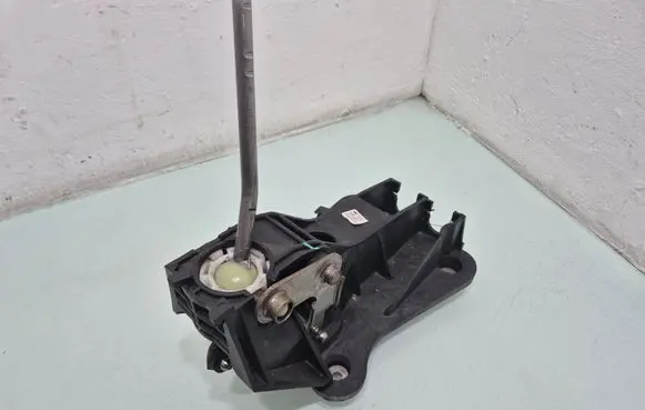 Citroen C4 I Gear shifter/selector 9655245980
