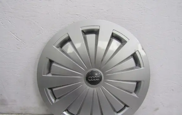 Audi A4 S4 B9 R16 wheel hub/cap/trim 