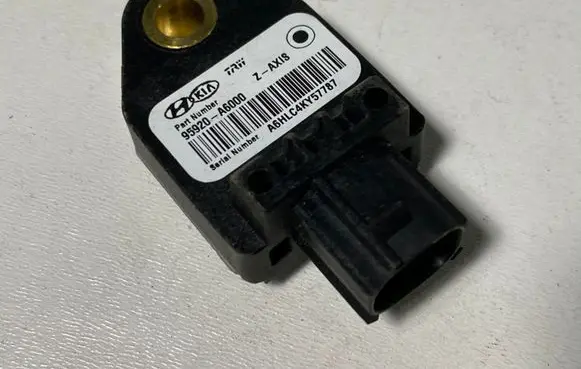 KIA Ceed Airbag deployment crash/impact sensor 95920A6000