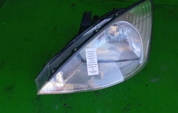 Ford Focus Headlight/headlamp