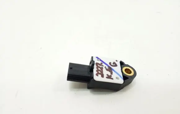 Toyota Auris 150 Airbag deployment crash/impact sensor 8983102080