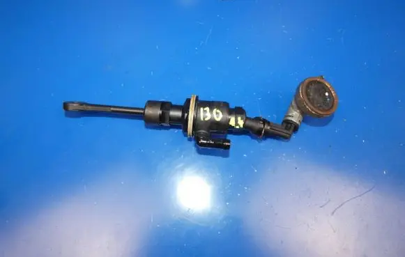 Hyundai i30 Clutch master cylinder 