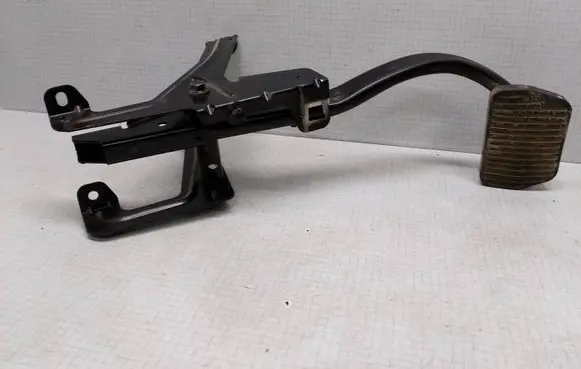 Volvo S60 Brake pedal