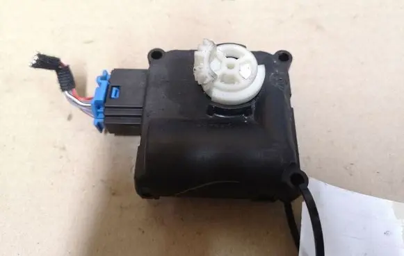 Audi A6 S6 C6 4F Air flap motor/actuator 0132801359 4F0820511A
