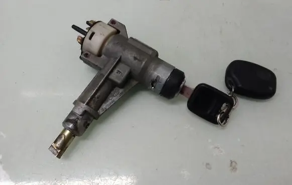 Audi 80 90 S2 B4 Ignition lock 893905851