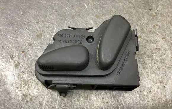 Mercedes-Benz C W203 Seat control switch 2108213851 03463815