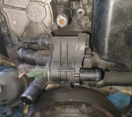 Mazda 3 I Engine coolant pipe/hose
