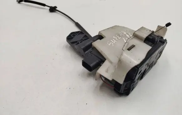 Skoda Superb B6 (3T) Front door lock