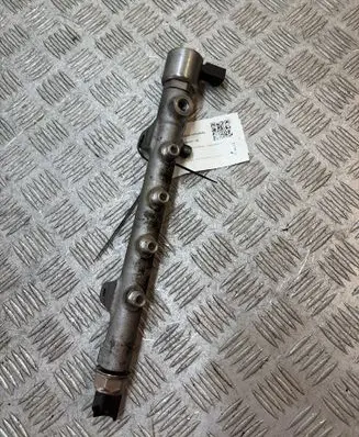Mercedes-Benz C W204 Fuel main line pipe 9307Z522A00 R9144ZZ409 8112051