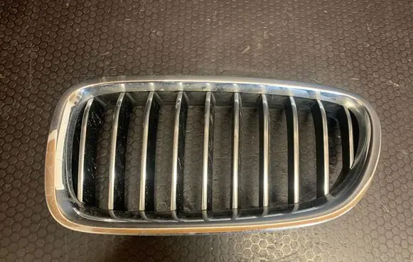 BMW 5 F10 F11 Front bumper upper radiator grill 7412323 7412325 7412227