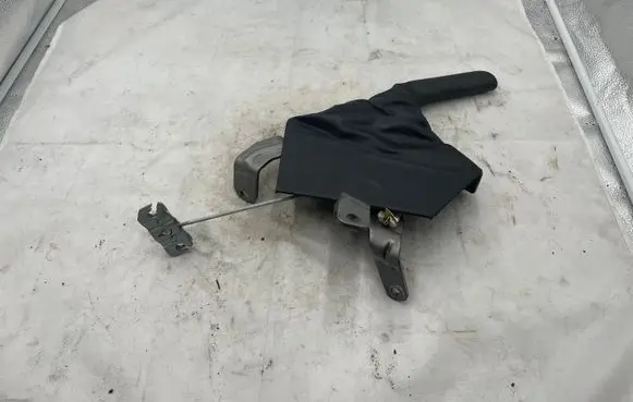 Handbrake/parking brake lever assembly