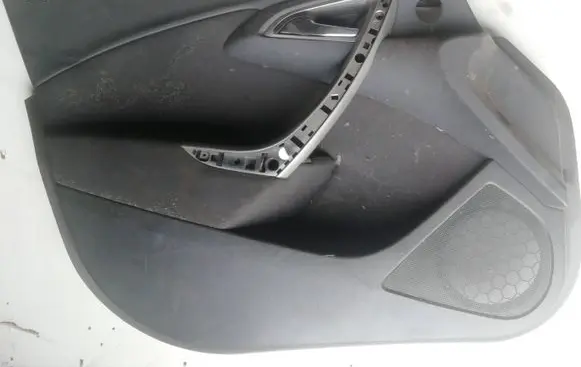 Opel Astra J Front door card panel trim 13315233 30112009 VL20093340017