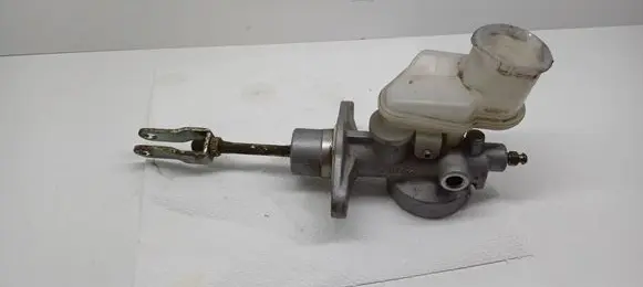 Subaru Forester SH Clutch master cylinder 