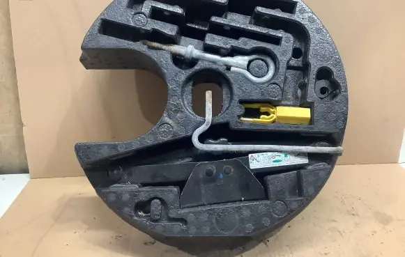 Peugeot 508 Tool set 9676717380