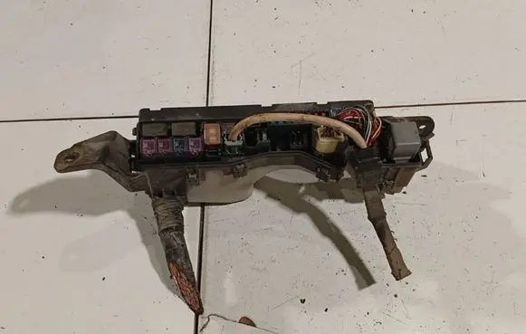 Toyota Corolla E120 E130 Fuse box set 
