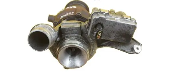 BMW 3 F30 F35 F31 Turbo 8518204 N47D20C