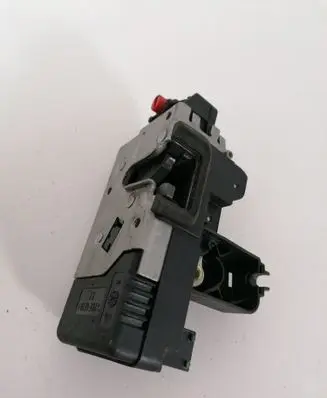 Opel Zafira A Rear door lock 13154794