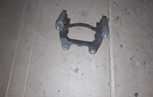Skoda Superb B6 (3T) Brake caliper pad carrier rear 9225E