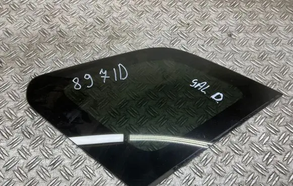Suzuki Vitara (LY) Rear side window 