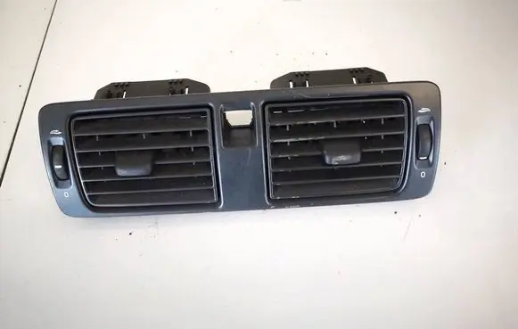 Volvo V50 Dash center air vent grill y01144