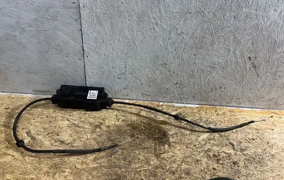 BMW X6 F16 Hand brake control module 6882007 SW021000 13665010
