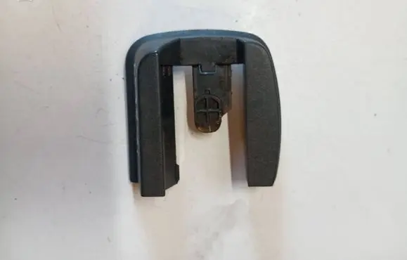 Volvo XC90 Front driver seat rail trim 30662553