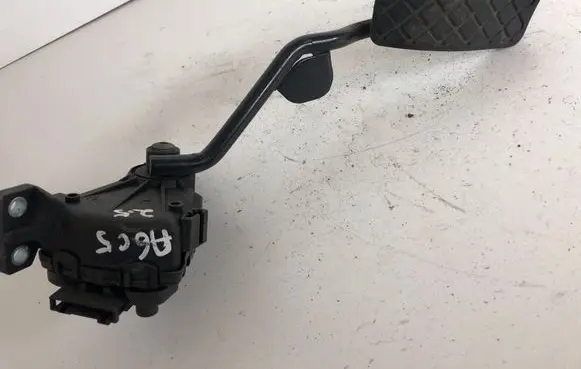 Audi A6 S6 C5 4B Accelerator throttle pedal 8E2721523
