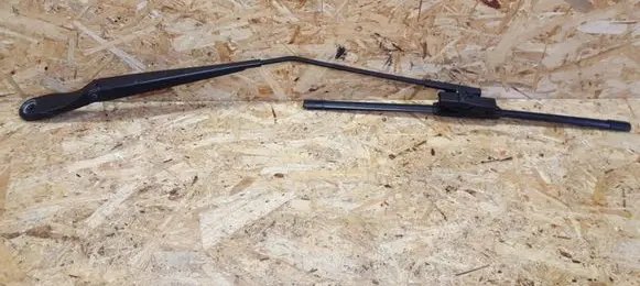 Volvo V50 Front wiper blade arm 30698250